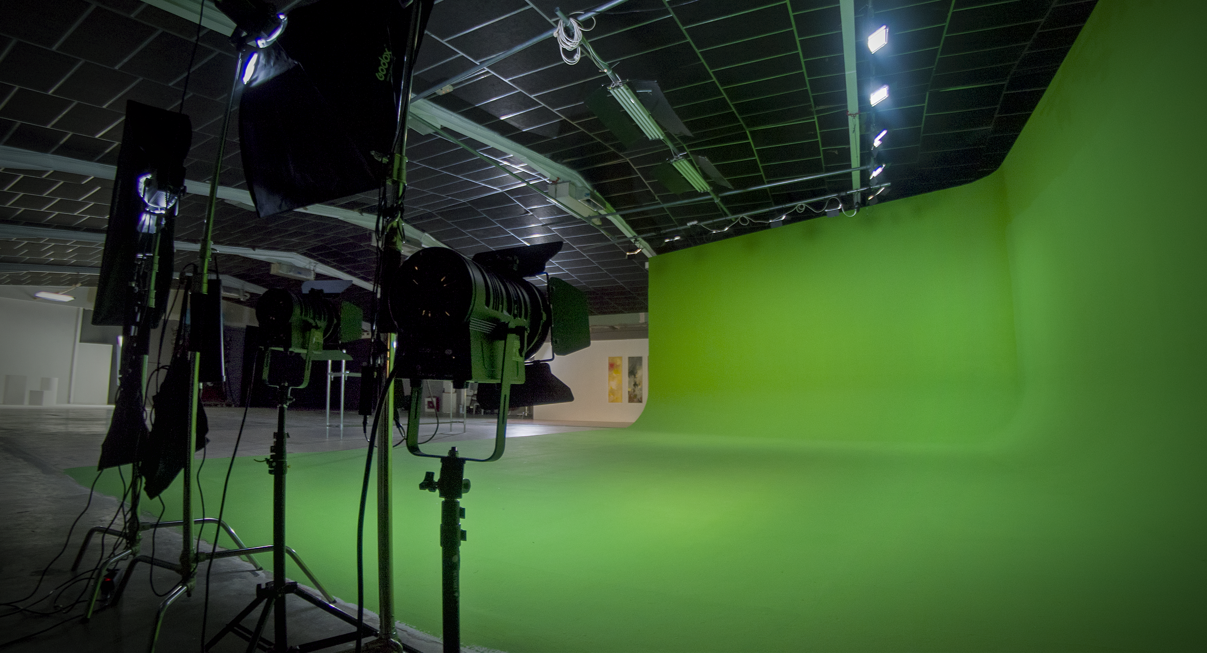 alquiler-plató-ciclorama-croma-verde-valencia-productora-audiovisual